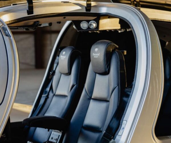 Diamond DA62 - Rental