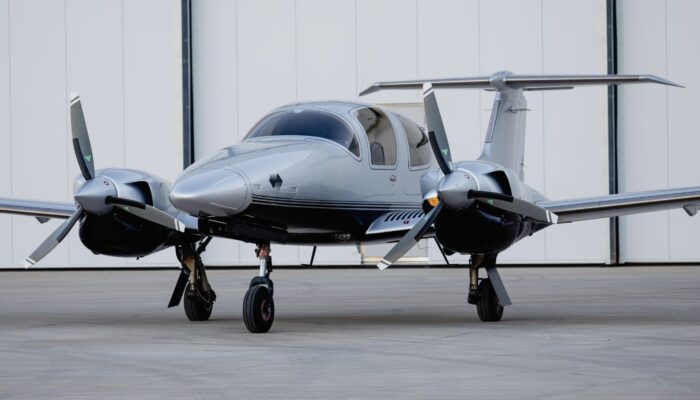 Diamond DA62 - Rental