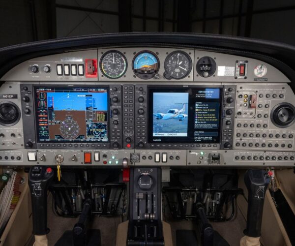 Diamond DA42 Rental