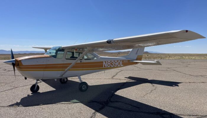 1968 CESSNA 172I | N8390L